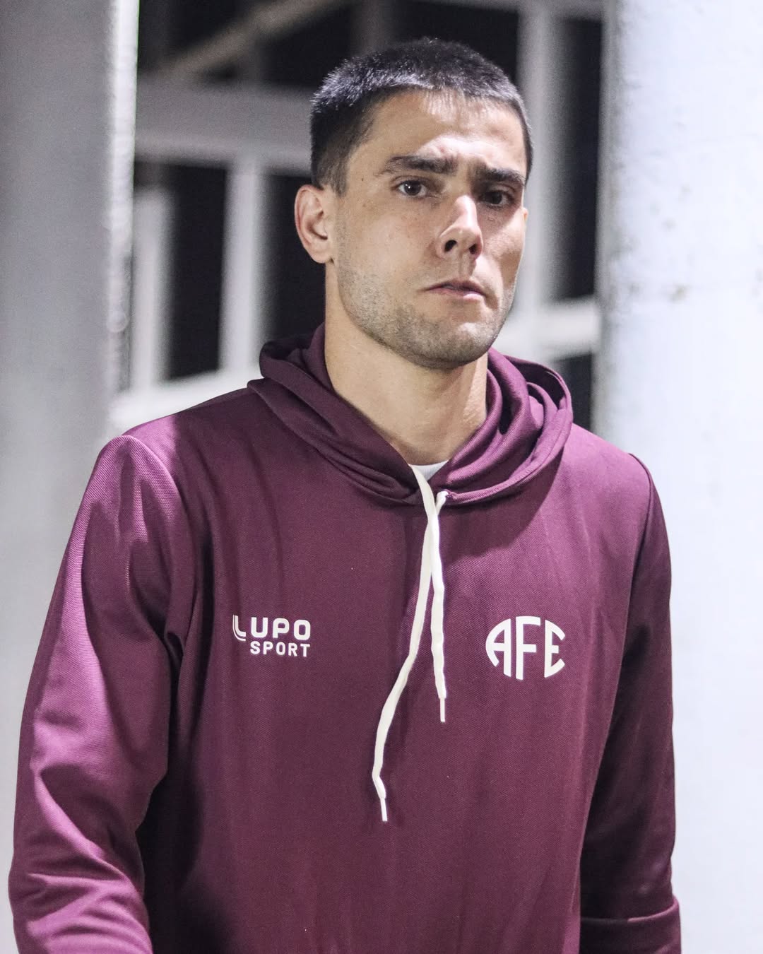 Elenco da Ferroviária chega para importante partida do Brasileirão Série C
