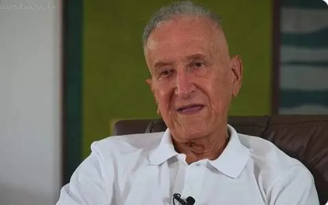 Parreira apresenta melhora e respira sem aparelhos na UTI