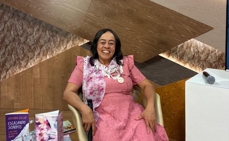POESIA É RESISTÊNCIA