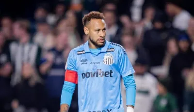 Santos lucra R$ 6,5 milhões com camisa em homenagem a Neymar