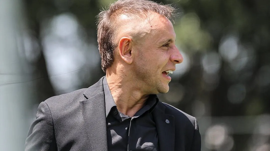 São Paulo procura novo diretor de futebol enquanto Rafinha assume a função interinamente