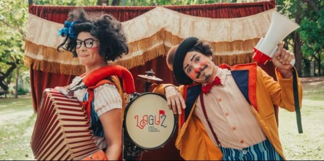 “Suspiros e Burbujas” mistura circo, poesia e interação com o público em Araraquara