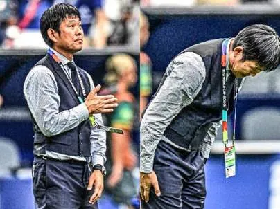 Hajime Moriyasu emociona ao fazer 'Ojigi' para a seleção do Japão e torcedores