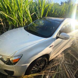 Veículo roubado em Dourado é localizado em canavial na região de Brotas