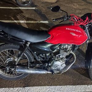 PM detém adolescentes com moto adulterada e R$ 1,5 mil no Jacobucci, em São Carlos