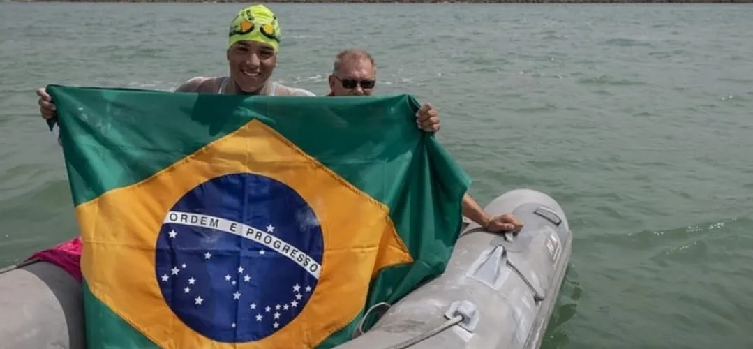 Ana Marcela Cunha estabelece novo recorde sul-americano no Canal da Mancha