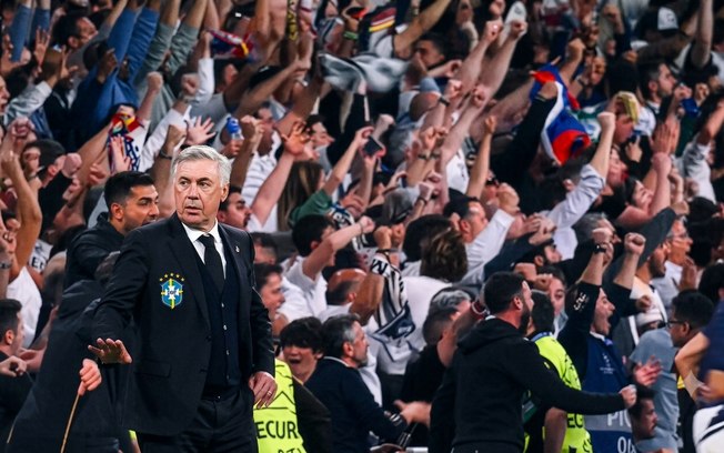 O controle emocional de Carlo Ancelotti na Seleção Brasileira viraliza após gol da virada
