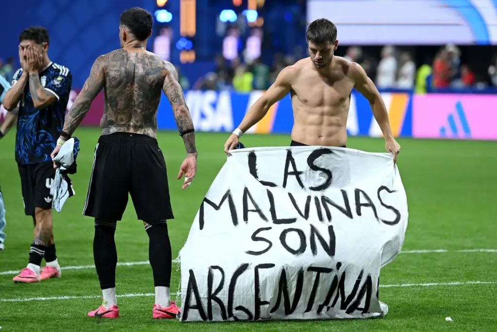 Argentina sob investigação da Fifa por exibir faixa sobre as Malvinas