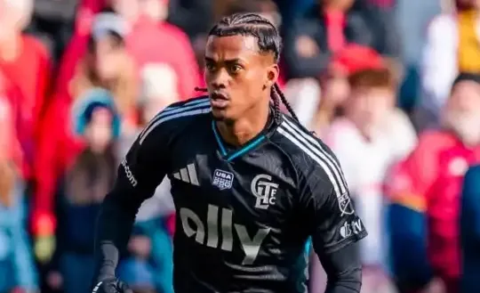 Athletico Paranaense oficializa contratação de atacante colombiano Kerwin Vargas