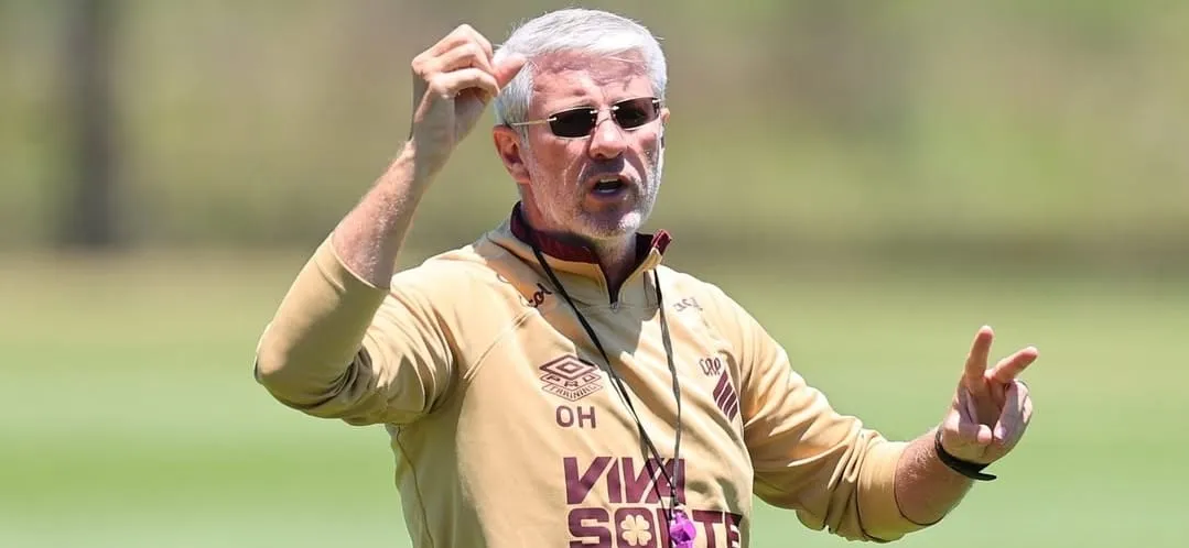 Athletico-PR prioriza renovação do contrato de Odair Hellmann