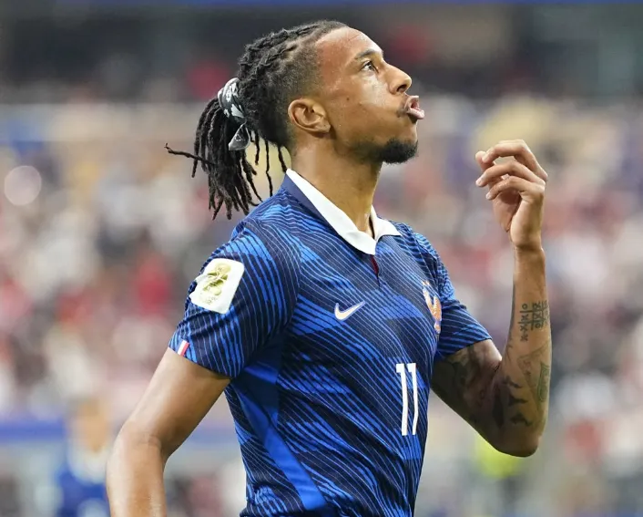 Bayern de Munique garante permanência de Michael Olise