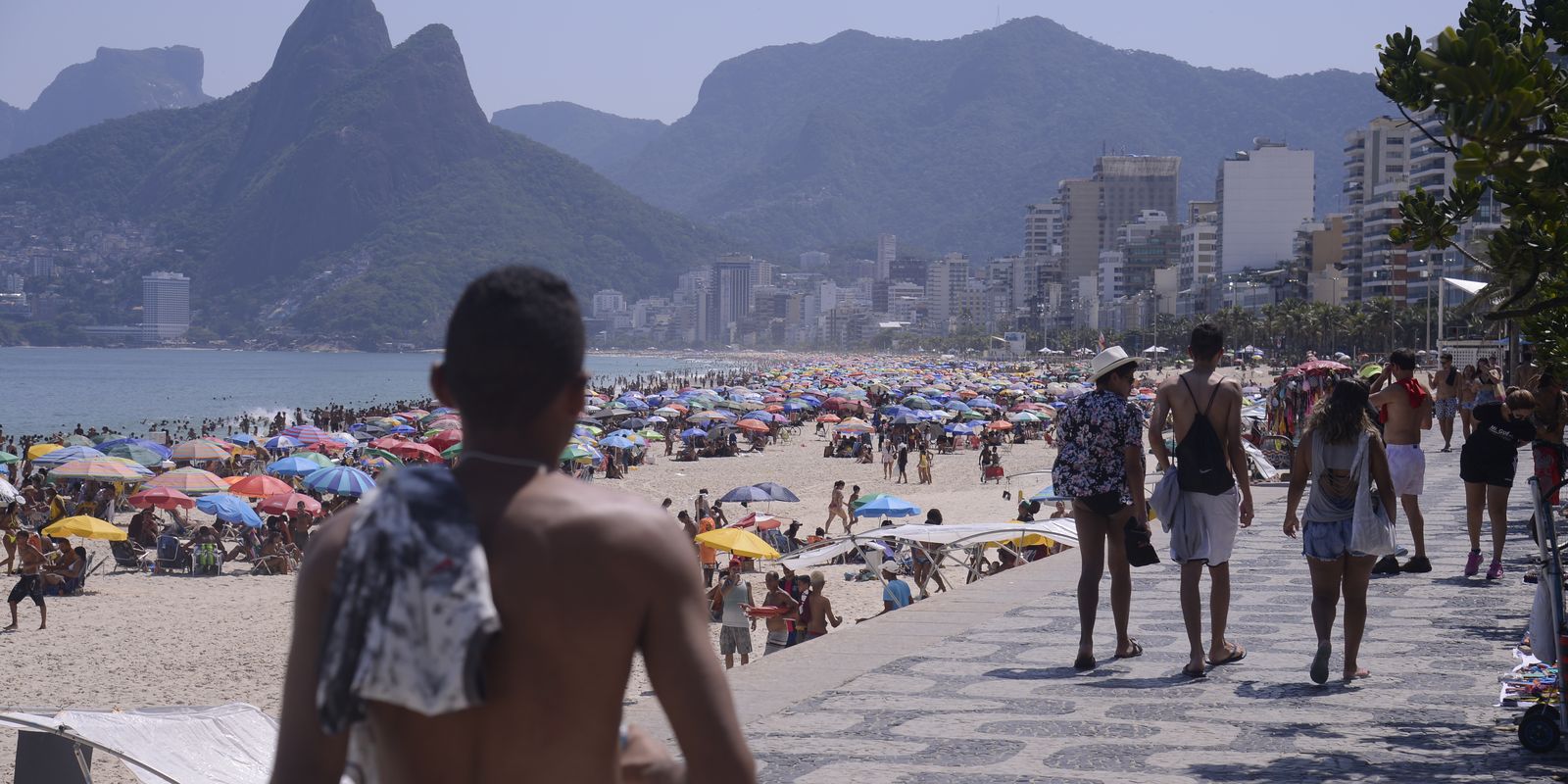 CNDH critica Programa Tolerância Zero no Rio por afetar ambulantes