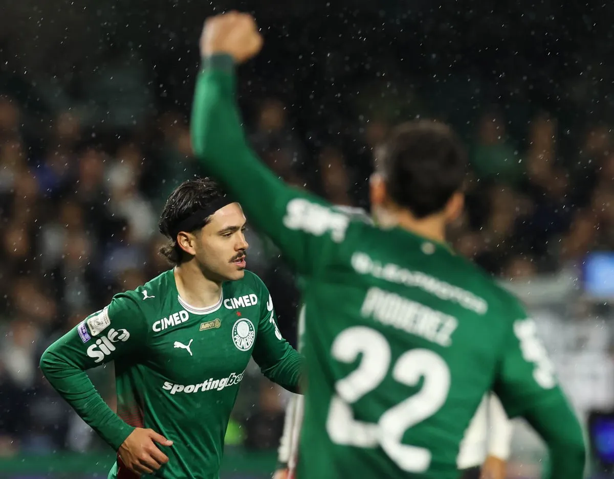Palmeiras vence Coritiba no Couto Pereira e celebra retomada vitoriosa no Brasileirão