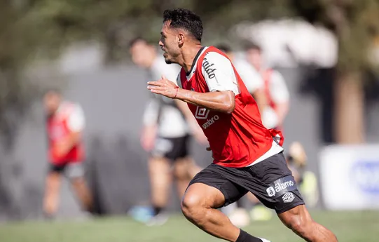 Cuca enfrenta desafio para encontrar novo lateral direita no Santos
