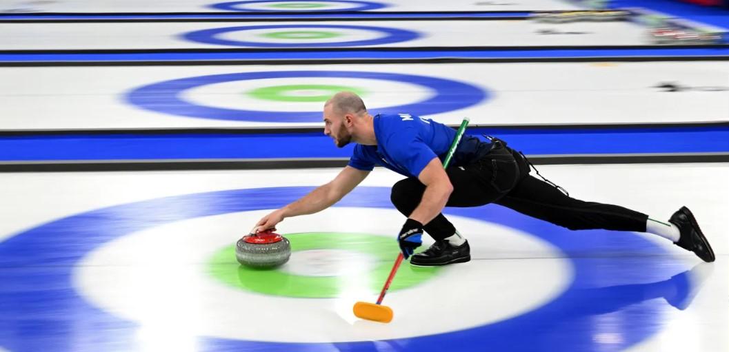 Curling adaptado oferece atividade gratuita para todas as idades em Araraquara