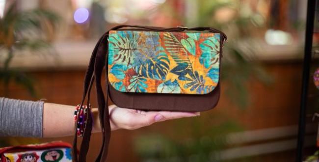 Curso ensina produção de bolsas com material reciclável em Araraquara