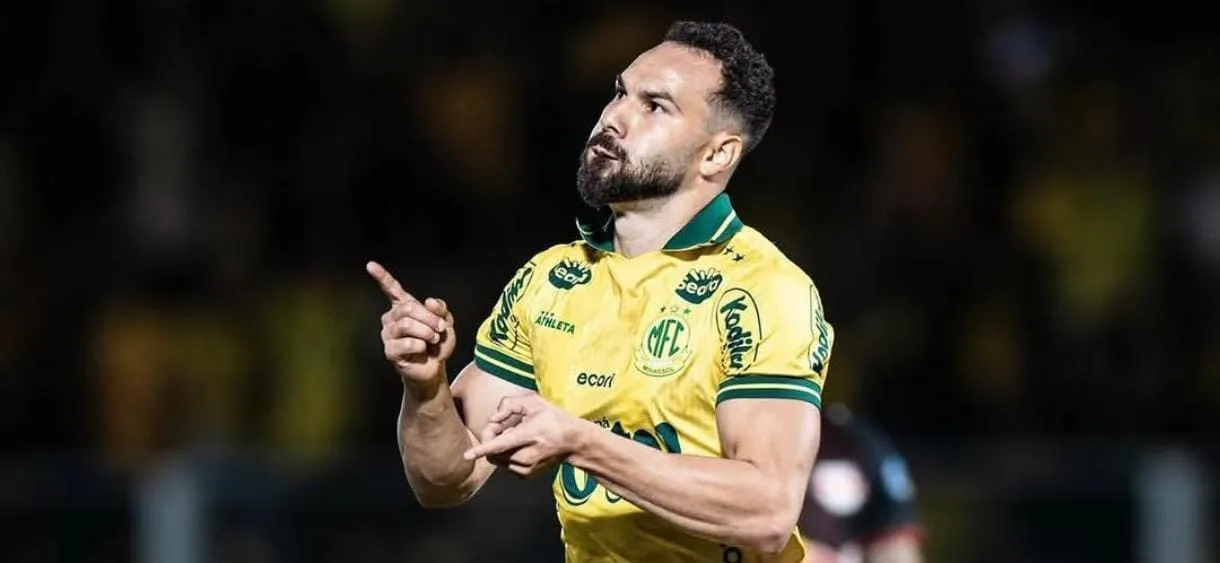 Edson Carioca brilha e é eleito craque do jogo em vitória crucial do Mirassol