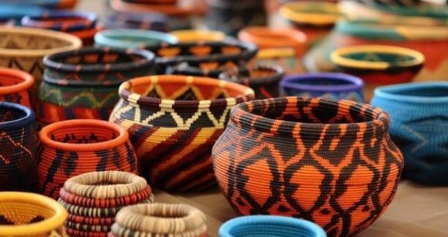Feira Afro e Indígena reúne artesãos no Parque Aquático de Araraquara