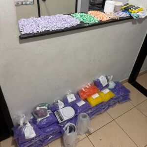 Força Tática de São Carlos prende dois por tráfico de drogas e apreende grande quantidade de entorpecentes