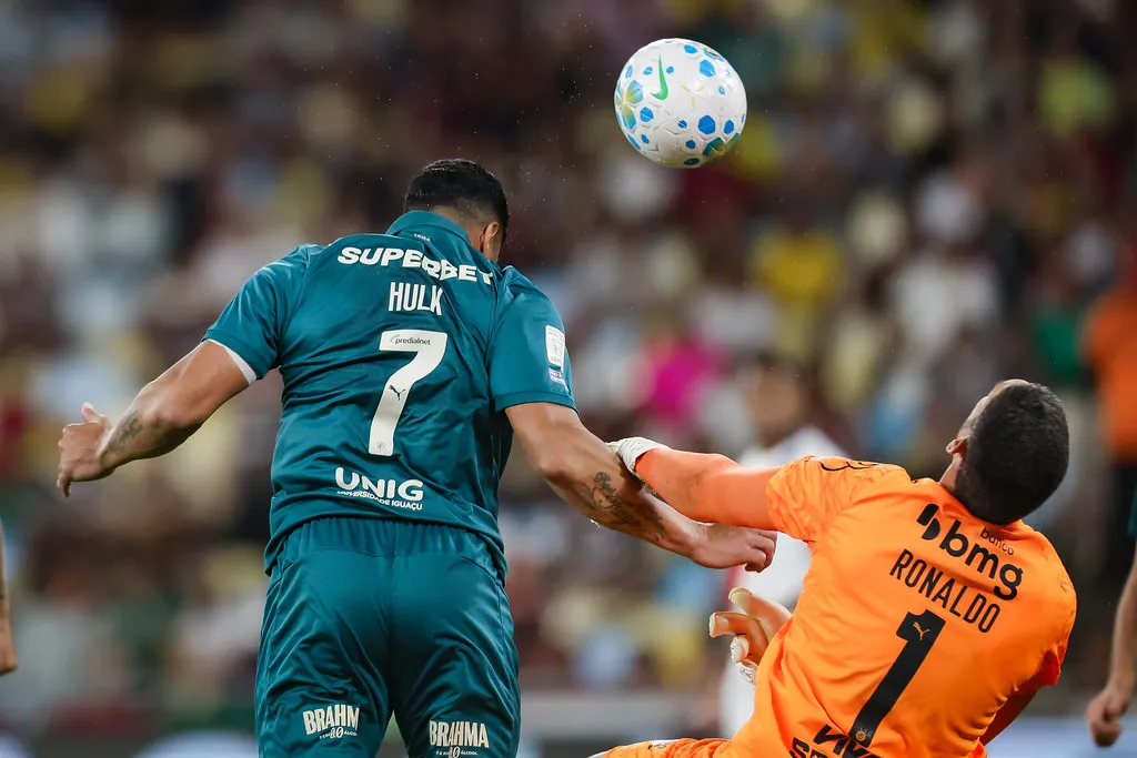 Goleiro do Bahia destaca empate com Fluminense no Brasileirão