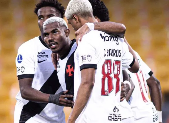 Vasco empata com Independiente Medellín na estreia do novo treinador