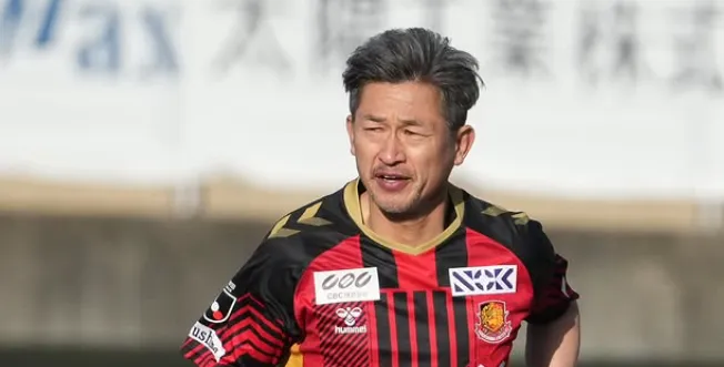 Kazu Miura marca gol após quatro anos e estabelece novo recorde mundial