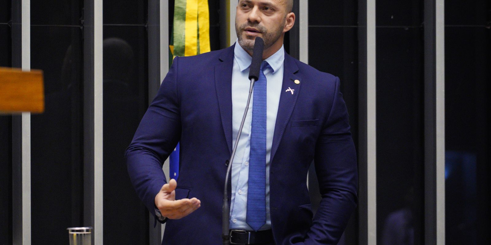 Alexandre de Moraes cobra explicações de Daniel Silveira sobre vídeo no X