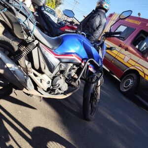 Motociclista sofre ferimentos em colisão traseira na Vila Nery, São Carlos