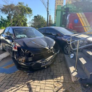 Motorista fica ferida em acidente de trânsito no Centro de São Carlos