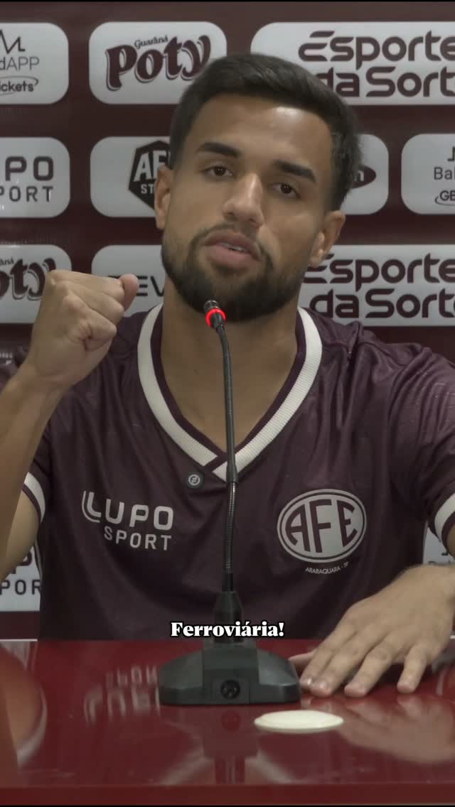 Ferroviária anuncia contratação do lateral Vinicius Kauê como reforço para 2026