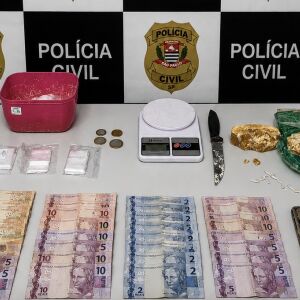 DISE de São Carlos prende dois por tráfico de drogas e apreende 830 gramas de crack