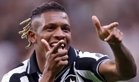 Palmeiras monitora Danilo e aguarda decisão do Botafogo para avançar em transferência