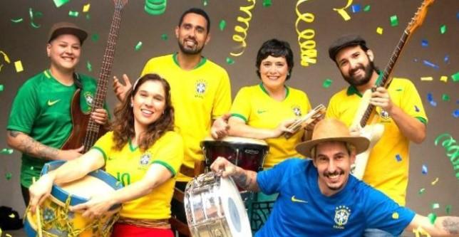 Passarinheiros Futebol Clube une teatro, música e paixão pelo esporte em Araraquara