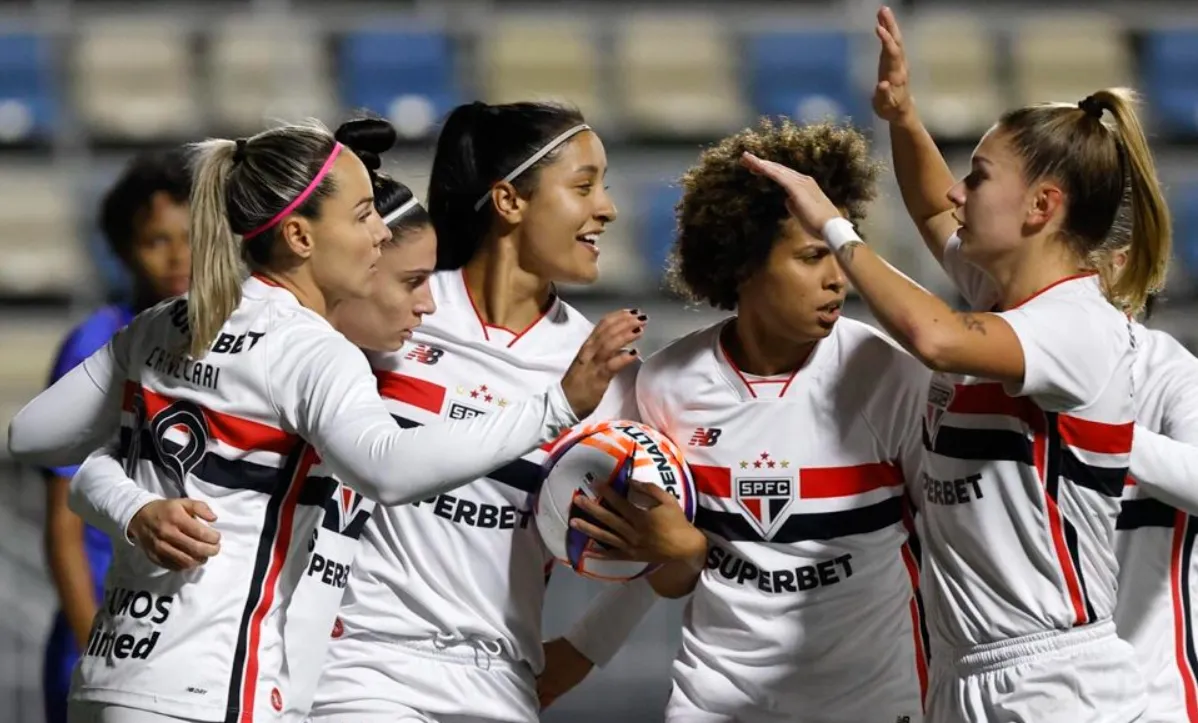 São Paulo garante vice-liderança no Paulistão Feminino com gols de Crivelari