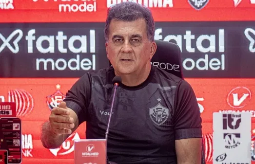 Após polêmica, protesto do Vitória cancela coletiva e ironiza arbitragem