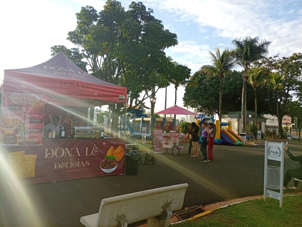 Feira de economia criativa anima a Praça do Daae em Araraquara neste sábado (18)