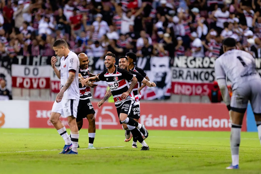 Santa Cruz-PE vence Ituano e se mantém no G-8 da Série C