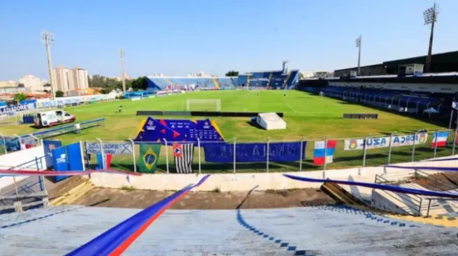São Caetano inicia reforma do gramado do Anacleto Campanella após interdição da FPF