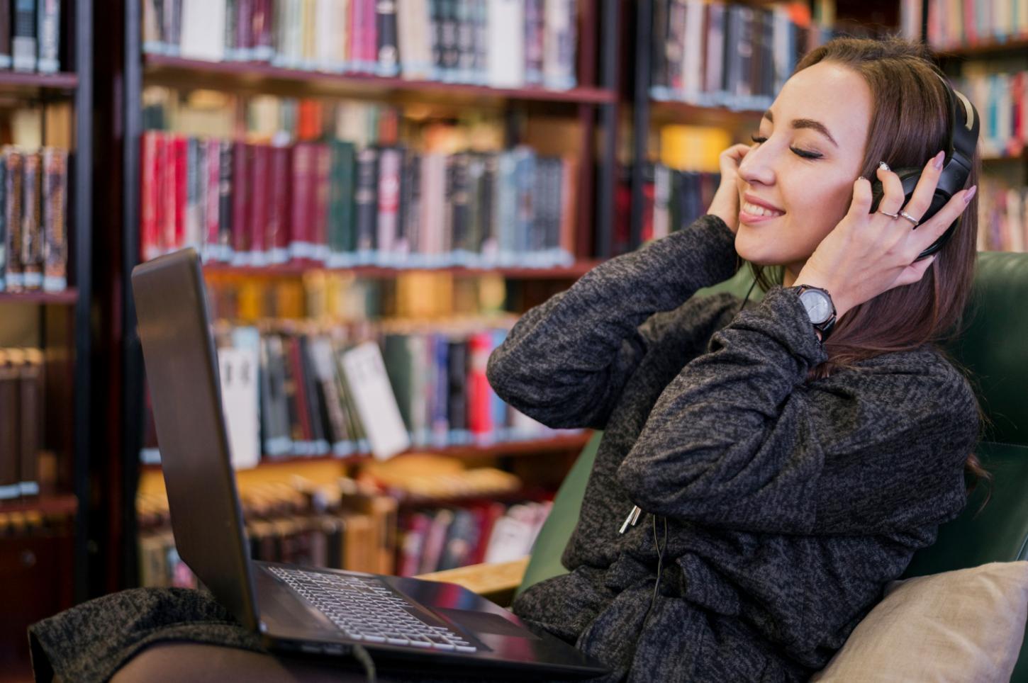 Tecnologia e produtividade: por que investir em um bom fone com cancelamento de ruído pode melhorar o trabalho e os estudos