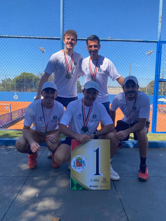 Tênis de campo Araraquara celebra título invicto nos Jogos Regionais de Barretos
