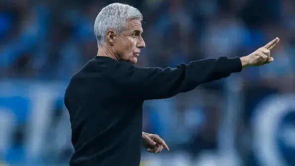 Grêmio banca Luís Castro no comando e ignora pressão da torcida por Renato Gaúcho