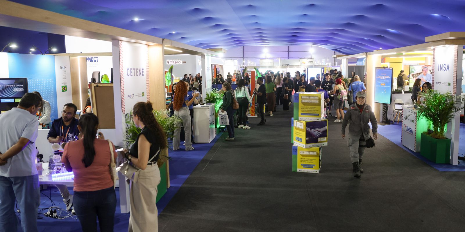 ExpoT&C leva a maior feira científica da América Latina para a UFF