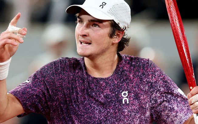 João Fonseca planeja próximos passos após eliminação em Wimbledon