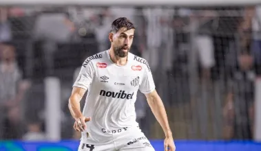 Zagueiro Luan Peres ressalta foco do Santos para enfrentar o Botafogo