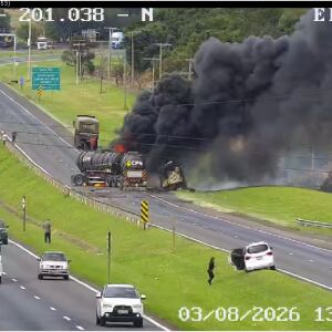 Acidente na rodovia Washington Luís deixa um motorista morto e interdita pista