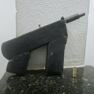 Adolescente é detido por porte ilegal de arma e disparo no Jardim Cruzado
