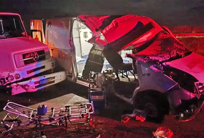 Ambulância de Taquaritinga sofre acidente na Faria Lima com três feridos