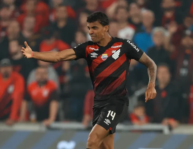 O empate do Athletico-PR em 1 a 1 trava busca pela liderança