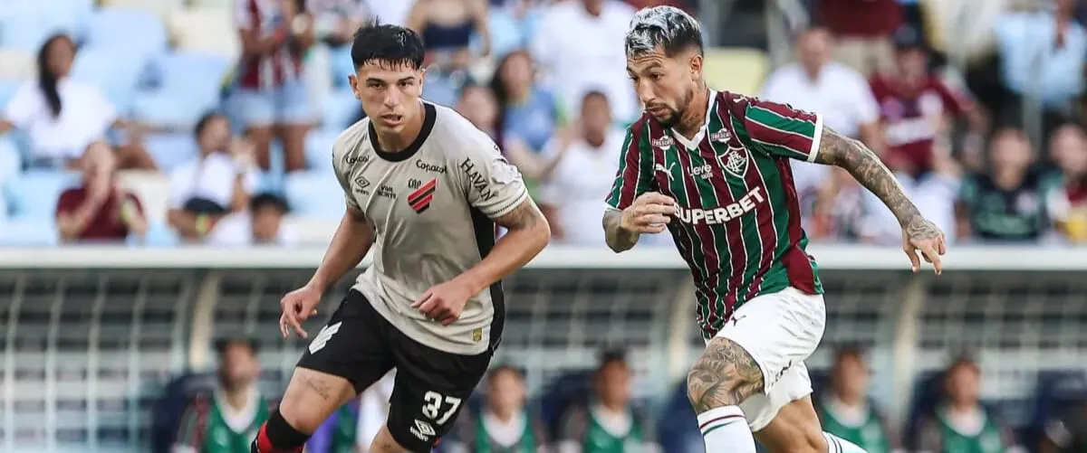Athletico-pr e fluminense duelam pelo campeonato brasileiro na arena da baia
