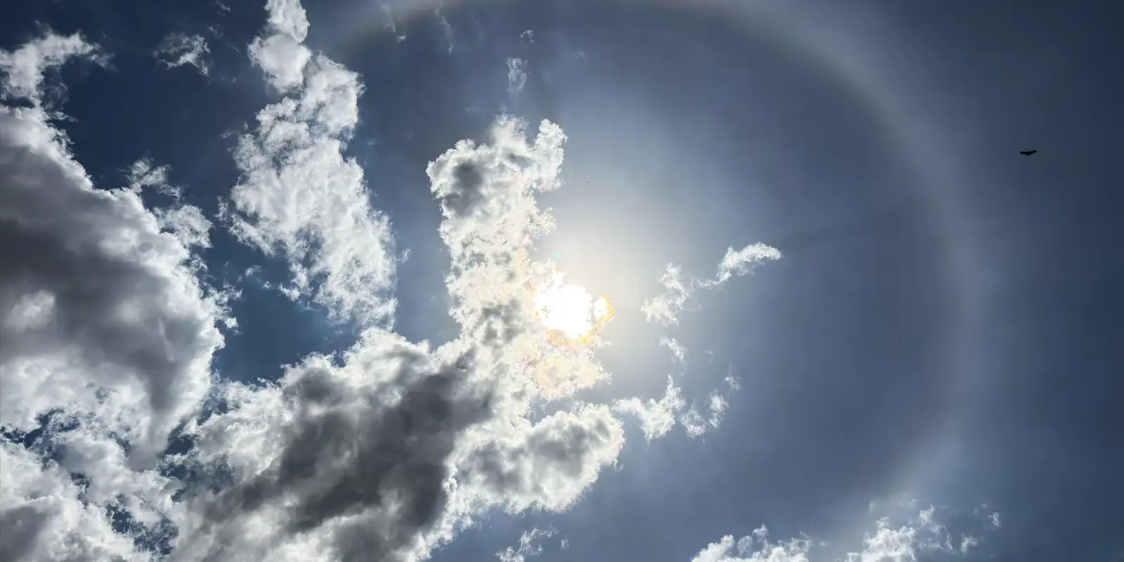 Fenômeno de halo solar encanta moradores do Centro-Oeste